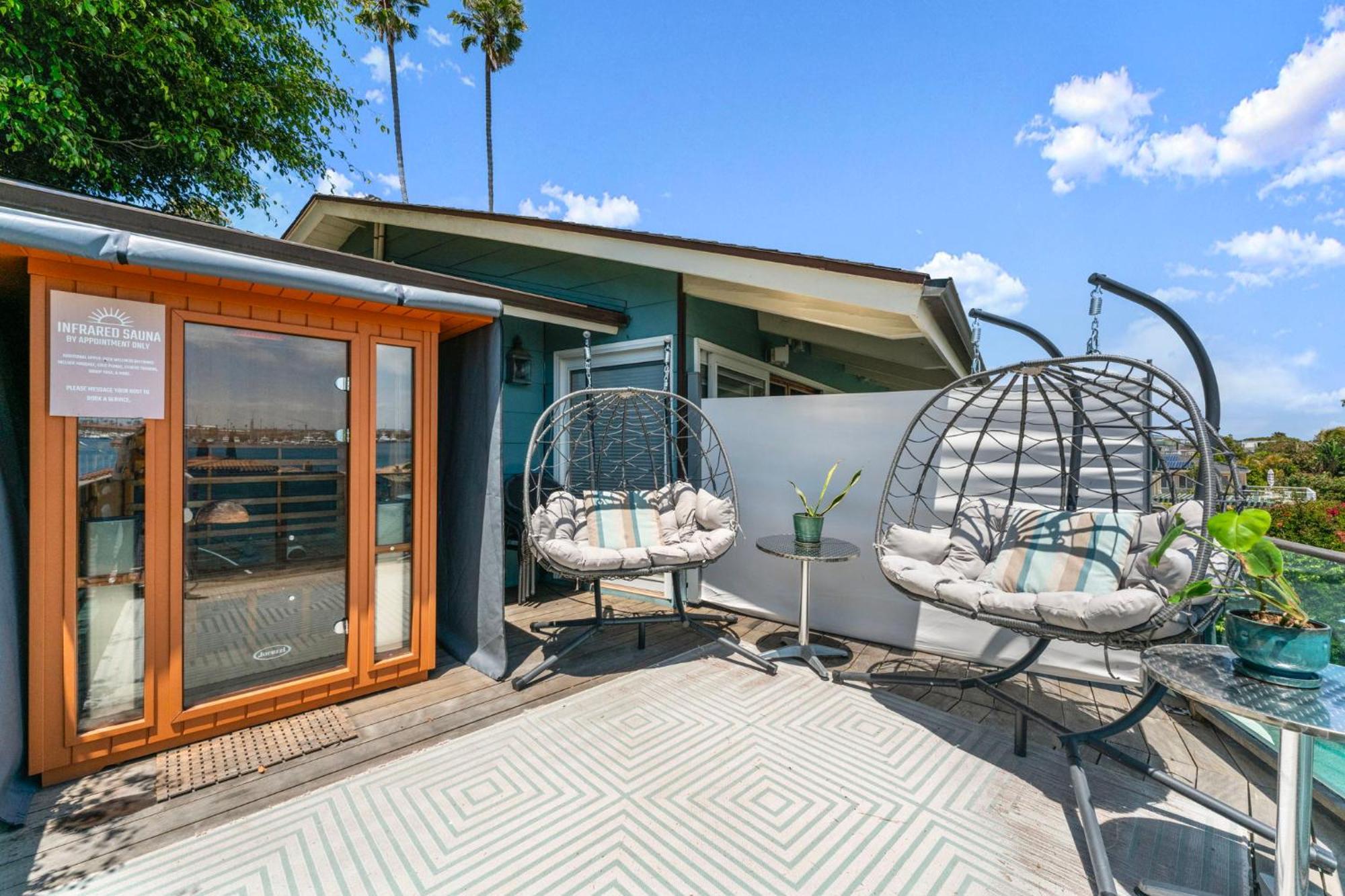 The Pool Side Hideaway With Golf Cart *